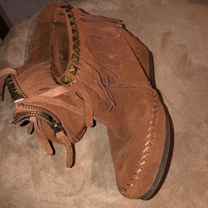 Skechers suede fringe moccasin bootie